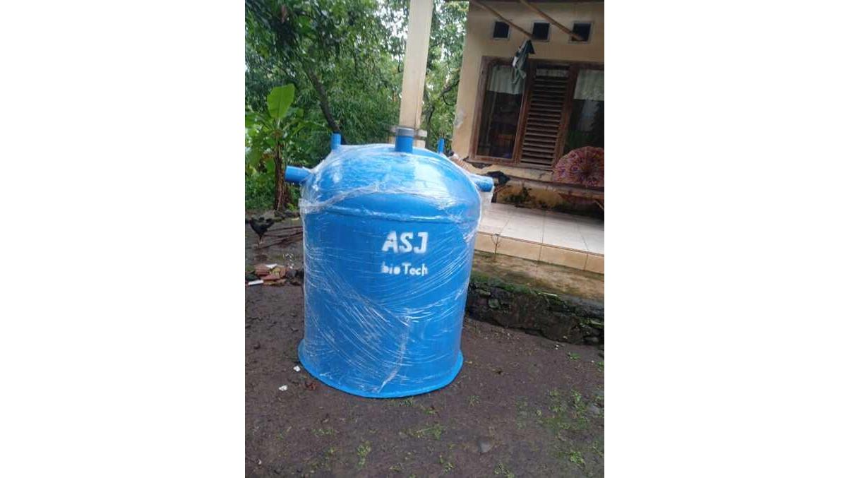 Bio Septictank 1000 L di SMKN 1 Sumber Probolinggo